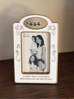 Roma White and Gold Heart Accent Photo Frame